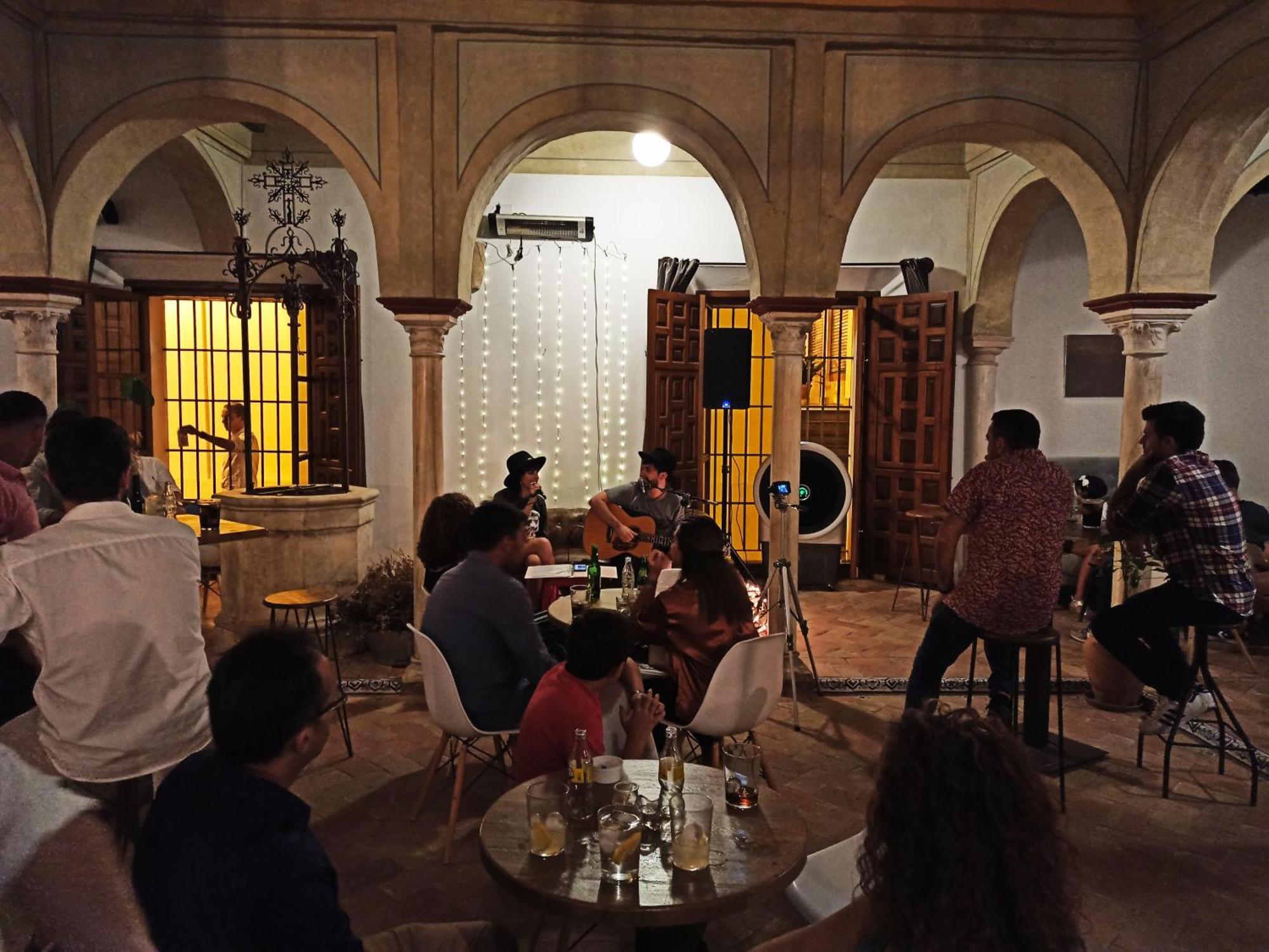 Hostal Cafe Frenteabastos Carmona  Zewnętrze zdjęcie
