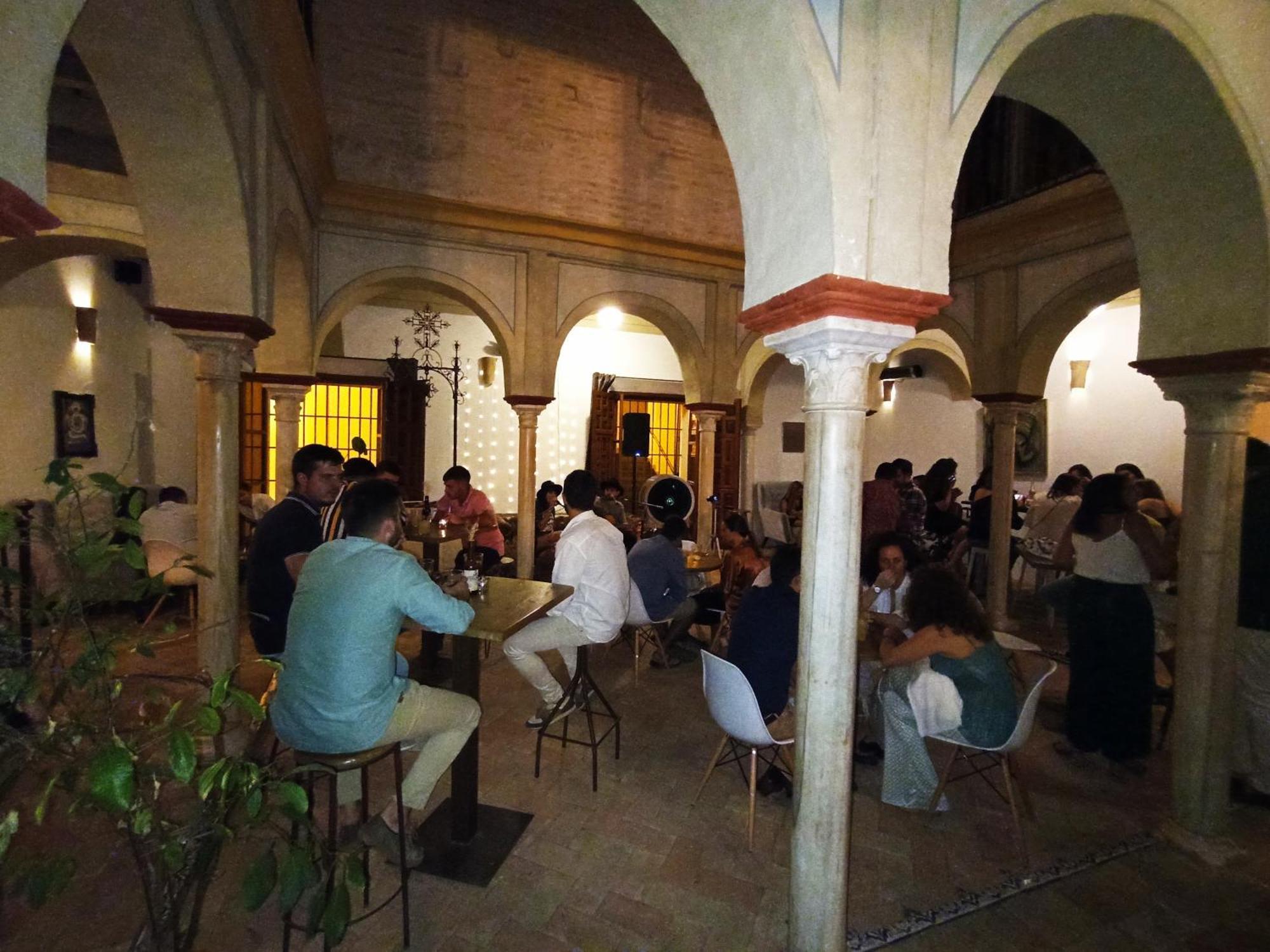 Hostal Cafe Frenteabastos Carmona  Zewnętrze zdjęcie