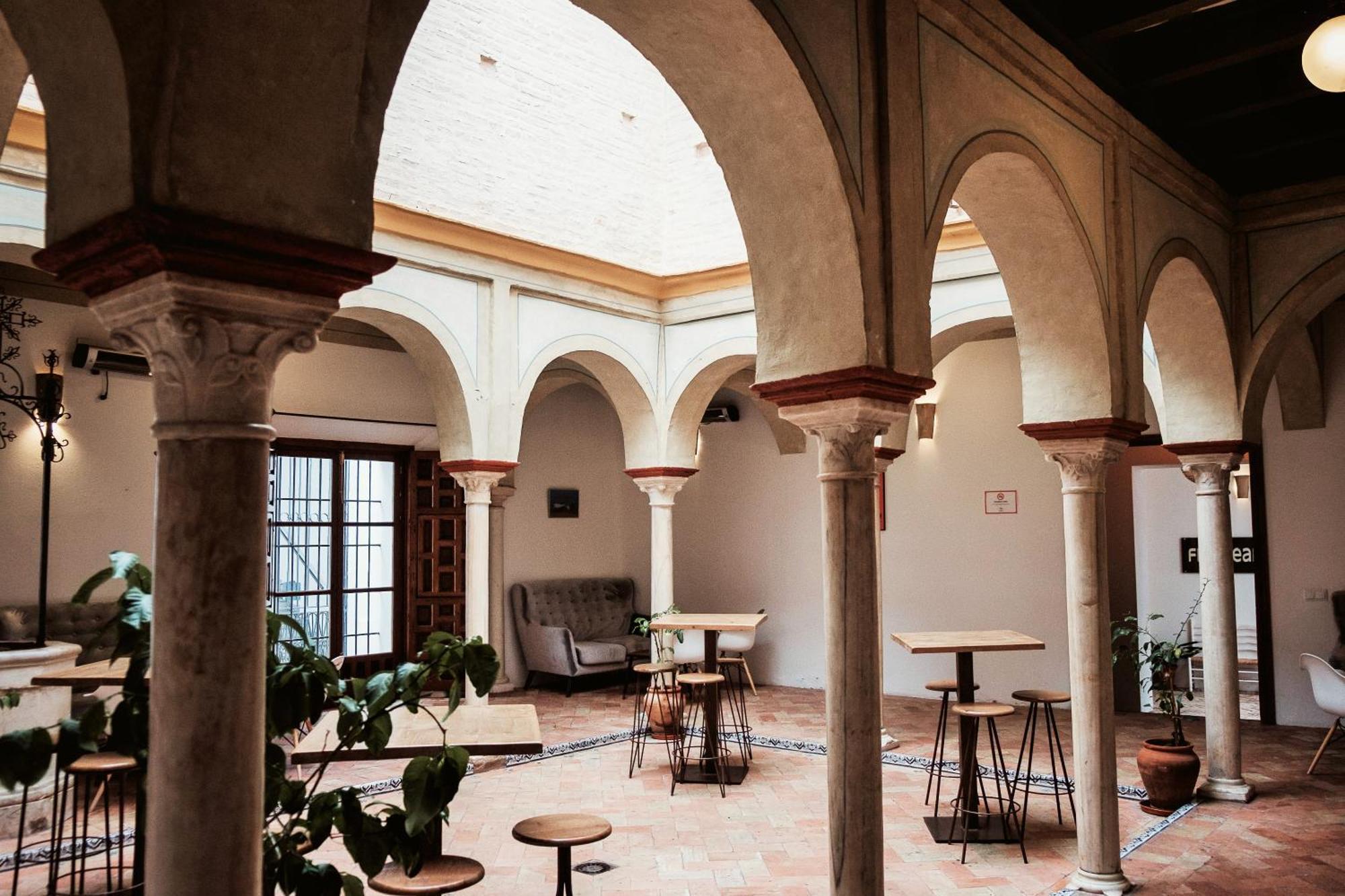 Hostal Cafe Frenteabastos Carmona  Zewnętrze zdjęcie
