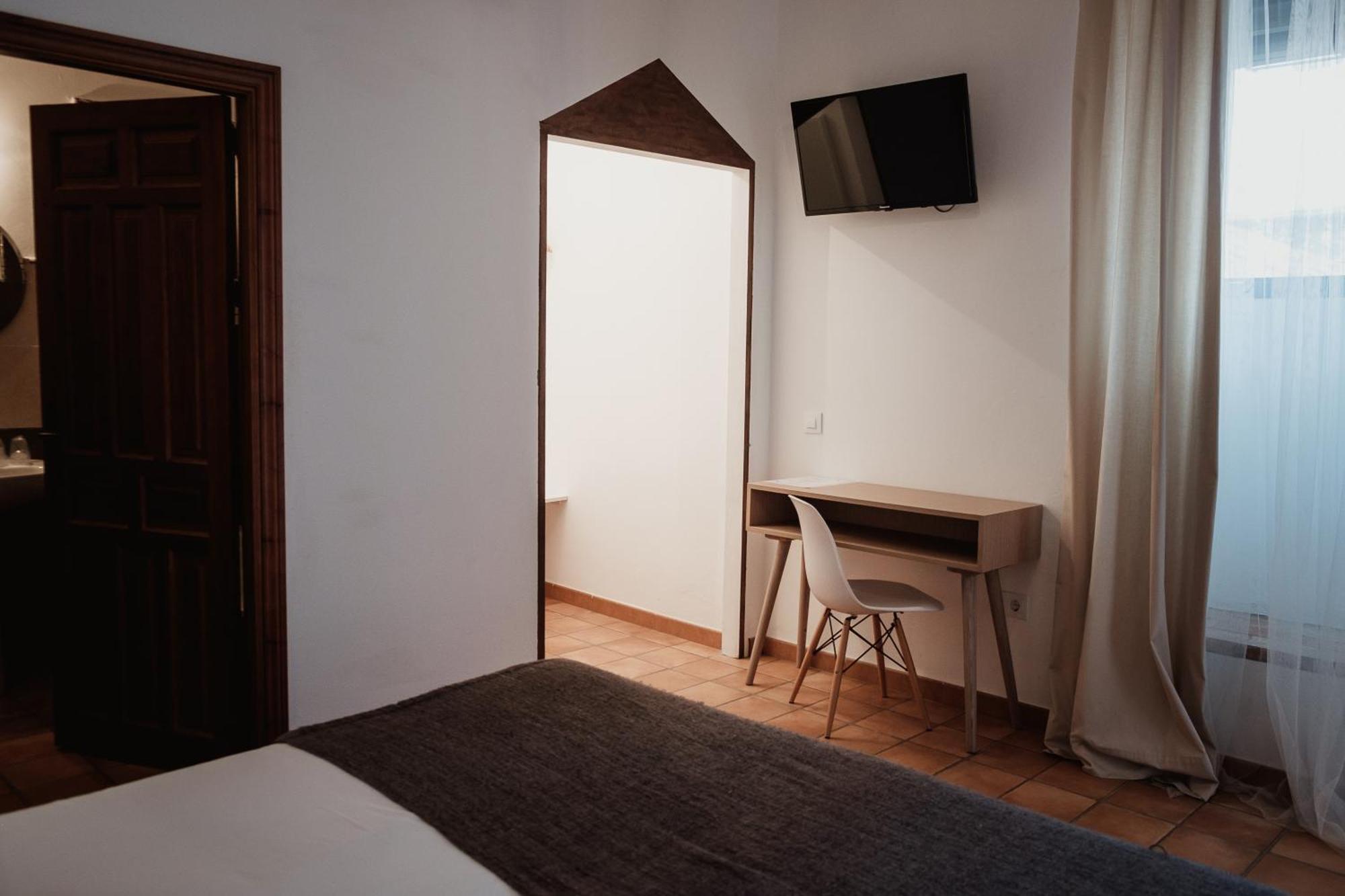 Hostal Cafe Frenteabastos Carmona  Zewnętrze zdjęcie